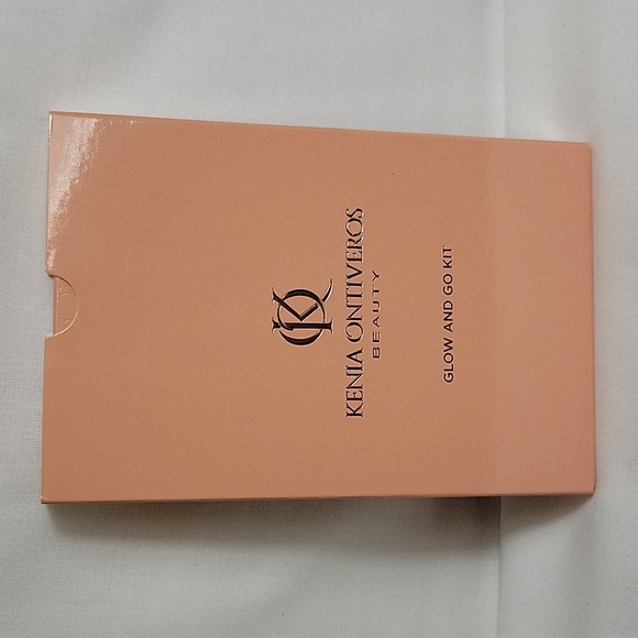 Kenia Ontiveros Beauty Glow and Go Kit - Picture 2 of 6